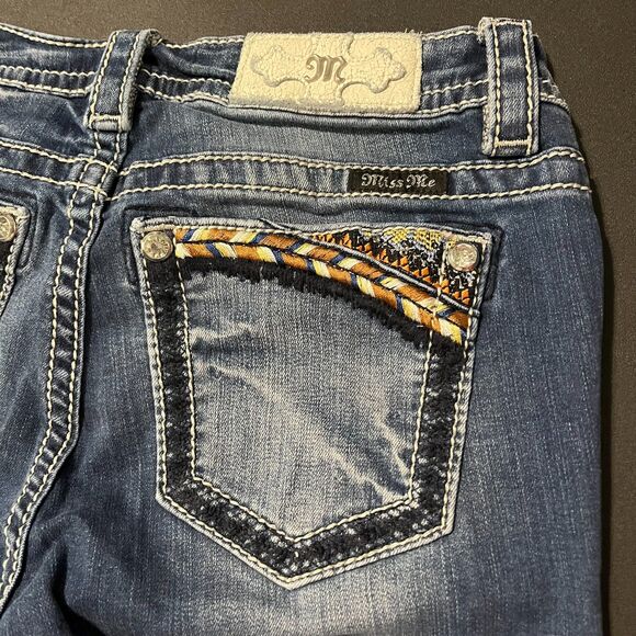 Miss Me Women's Bermuda Jean Shorts Mid Rise 27 EUC - Picture 7 of 10